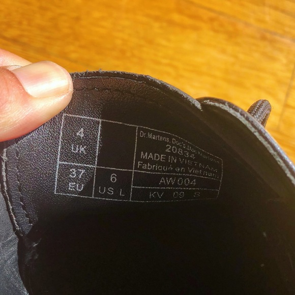 Low top black Doc Martens - Picture 5 of 6